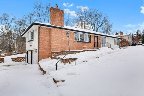 1372 Upper 55th Street E Inver Grove Heights MN 55077