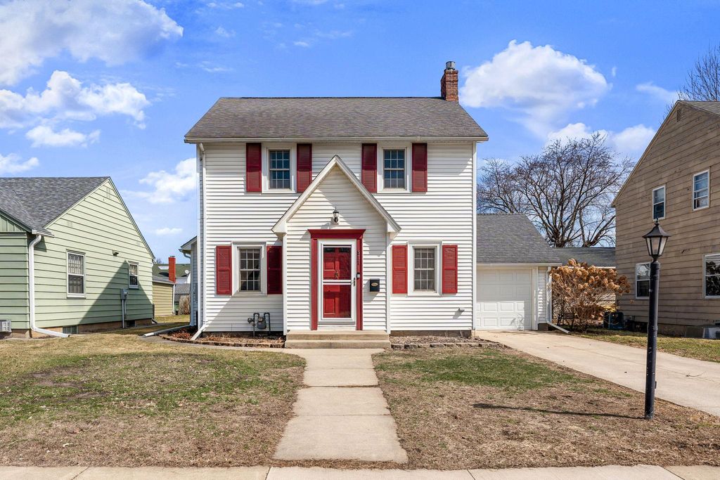 Photo of 511 10th Street SW, Austin, MN 55912 (MLS # 7046190)