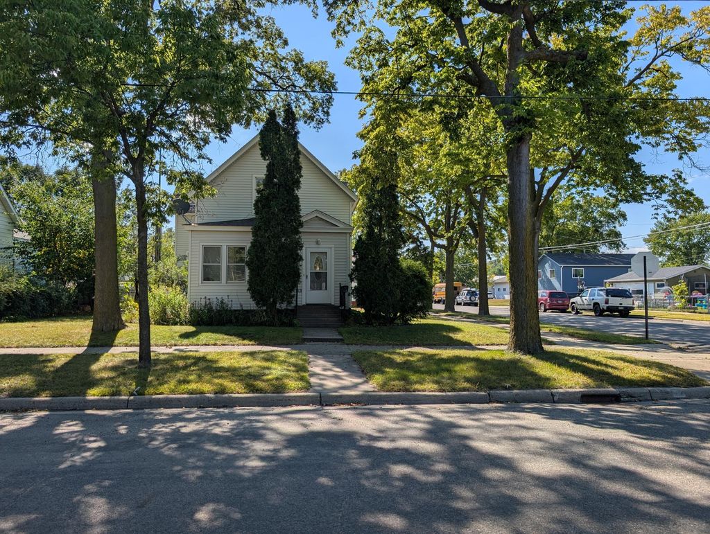 Photo of 427 16th Avenue N, Saint Cloud, MN 56303 (MLS # 7106870)