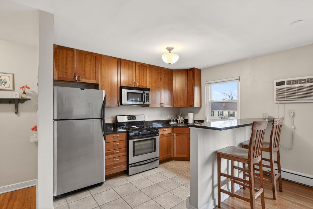 Photo of 4517 Grand Avenue S #206, Minneapolis, MN 55419 (MLS # 7020909)