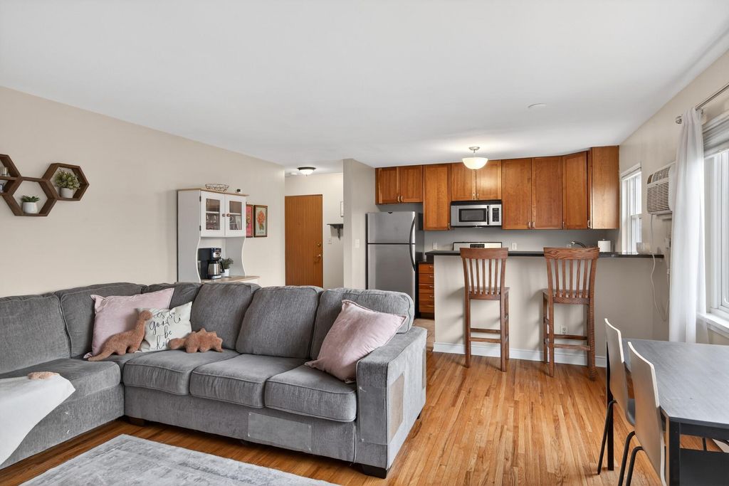 Photo of 4517 Grand Avenue S #206, Minneapolis, MN 55419 (MLS # 7020909)