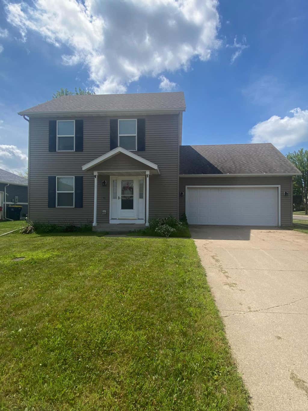 Photo of 805 3rd Avenue NE, Plainview, MN 55964 (MLS # 7111040)