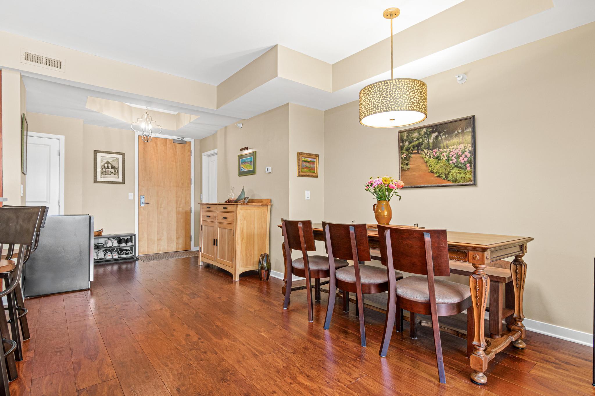 501 Main Street N 202