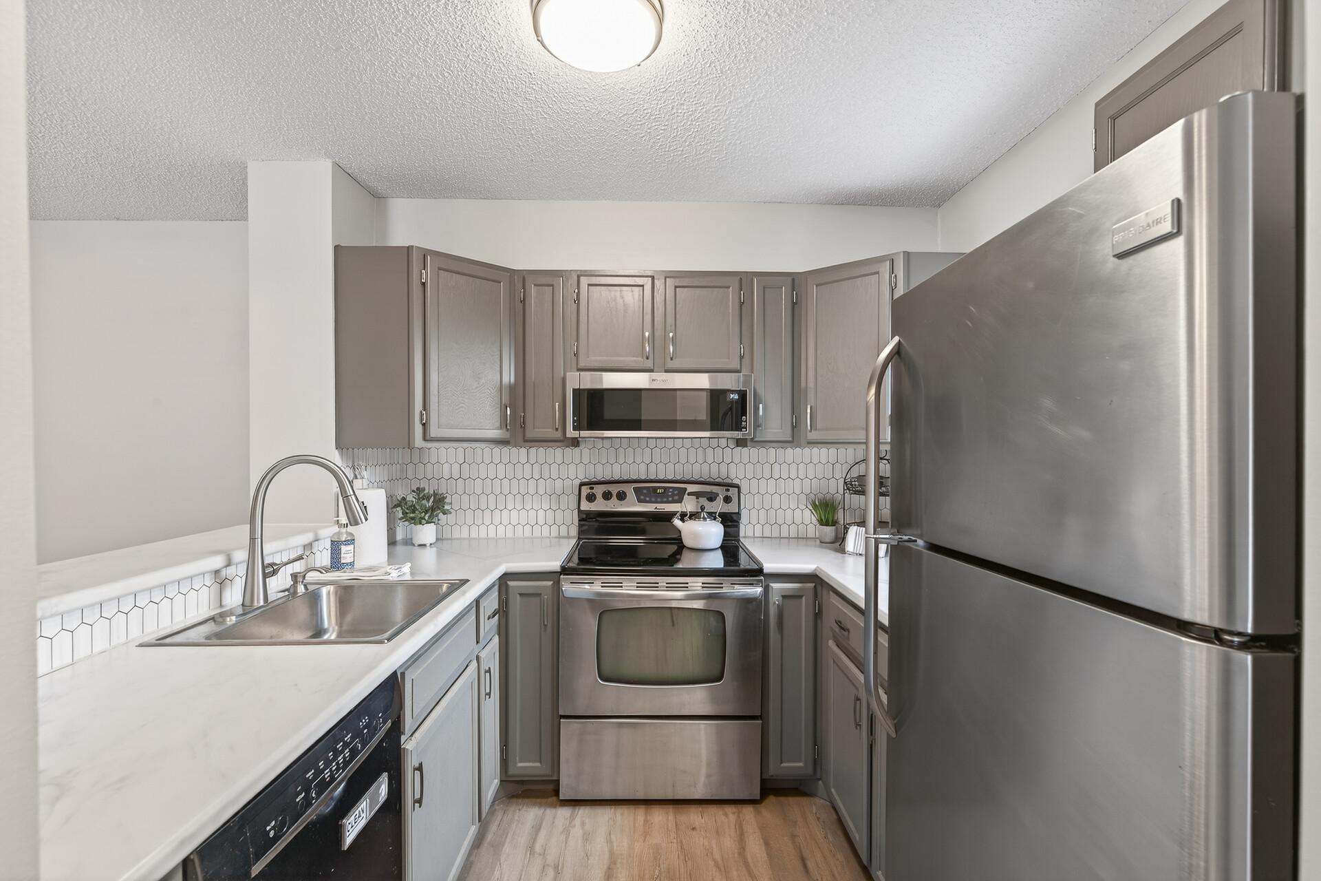 425 Shelard Parkway 102