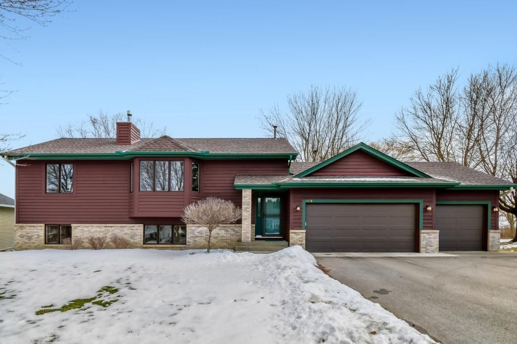 Photo of 2658 Shadow Lane, Chaska, MN 55318 (MLS # 7030779)