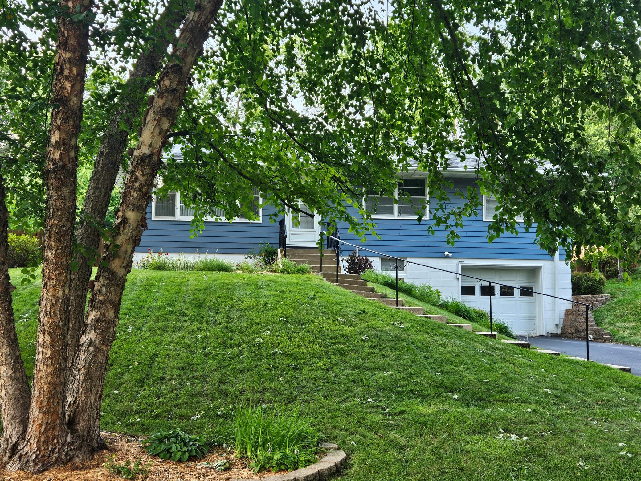 463 Eldridge Avenue W