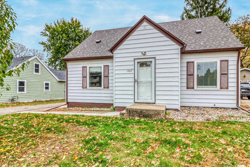 Photo of 1507 Lynn Avenue, Detroit Lakes, MN 56501 (MLS # 7159590)