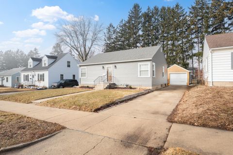 Photo of 1539 7th Avenue NE, Rochester, MN 55906 (MLS # 7031960)