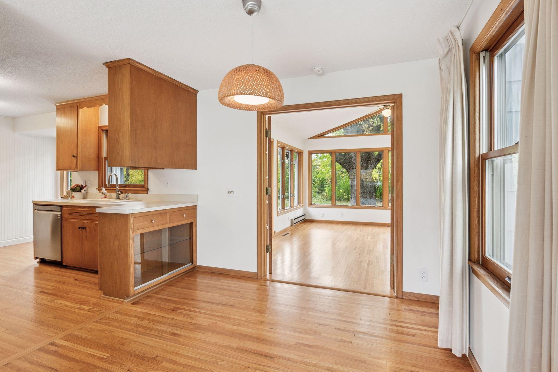 11051 Russell Avenue S