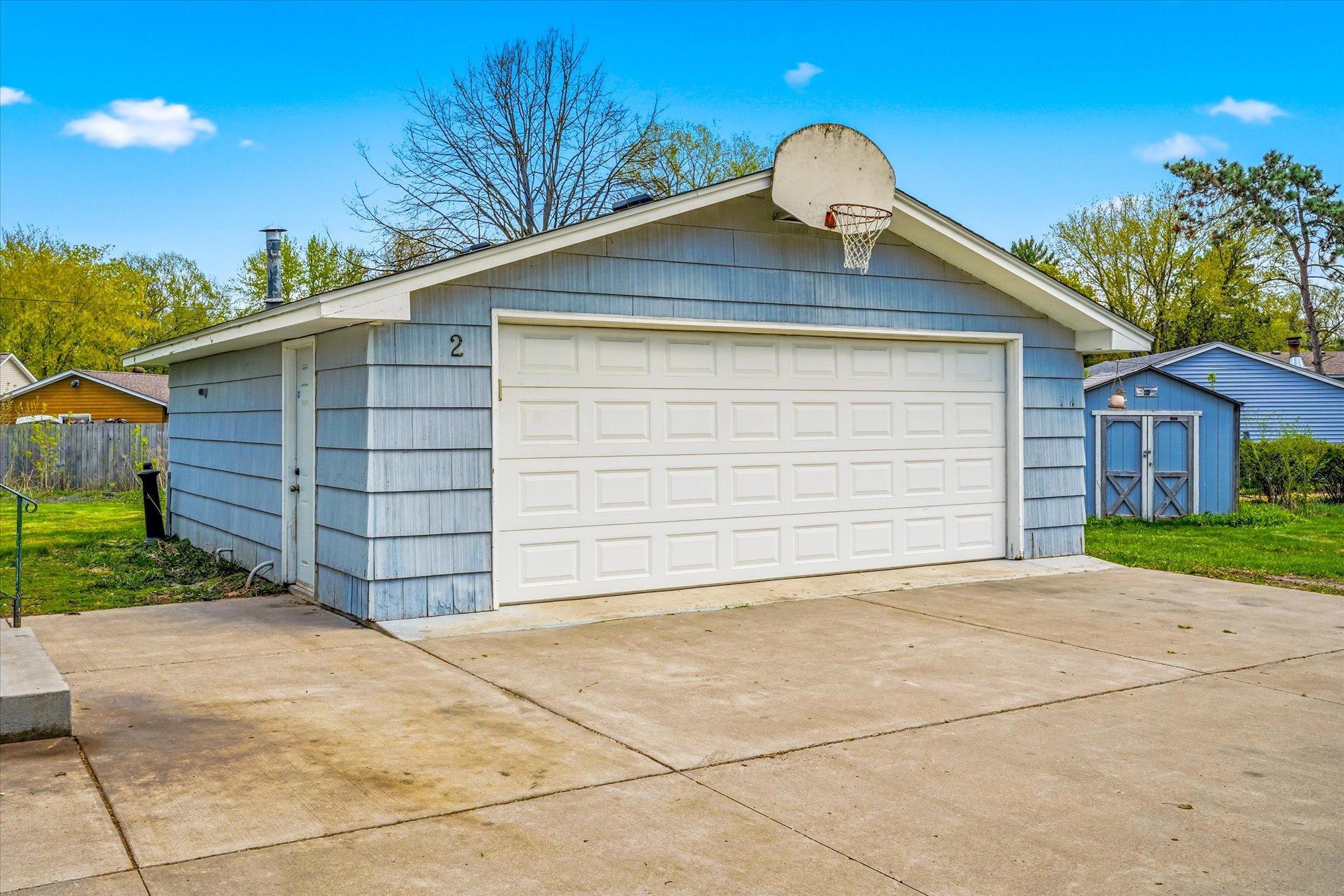 2 Park Drive W