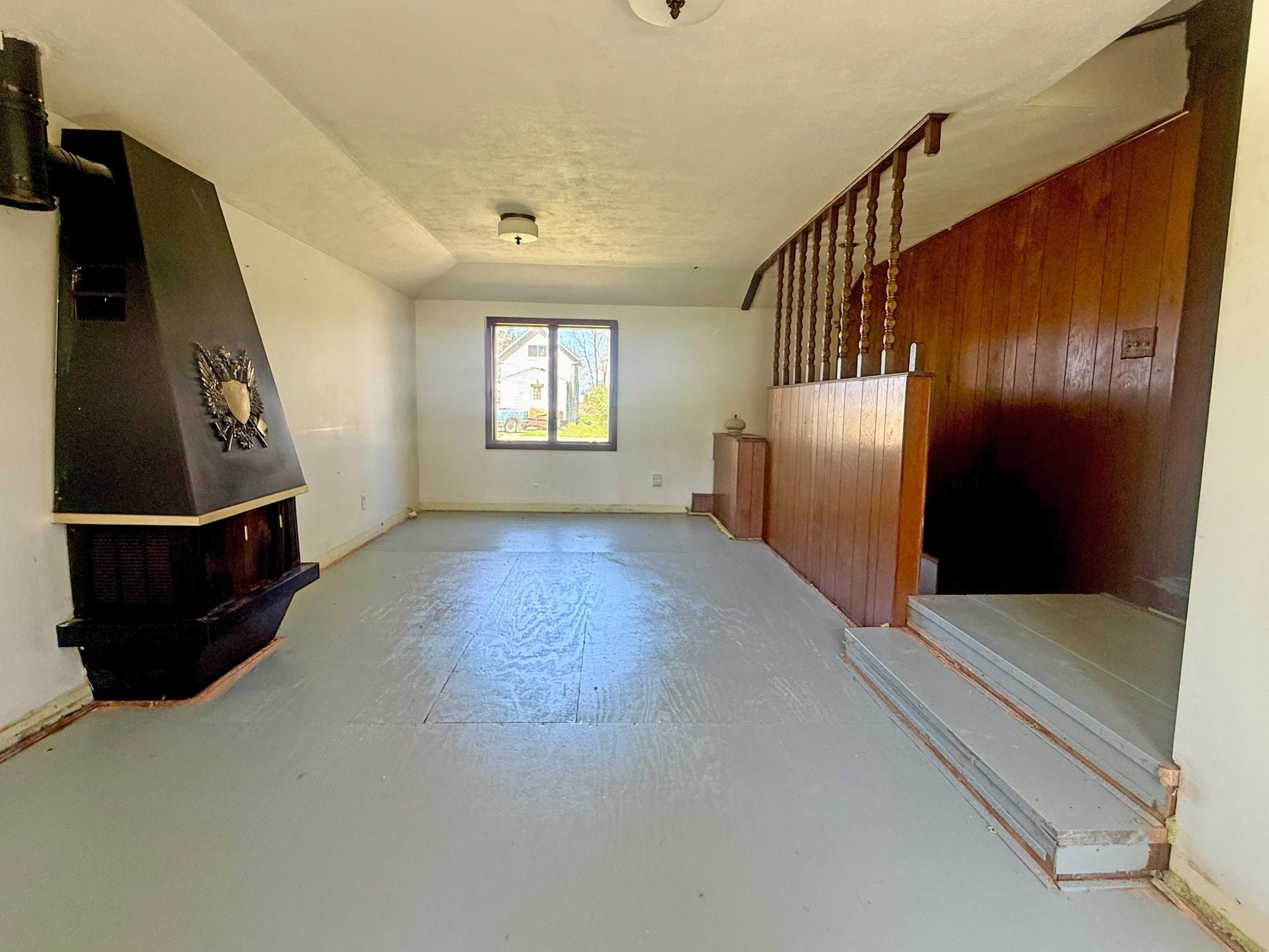 217 Pearl Street W - Photo 3