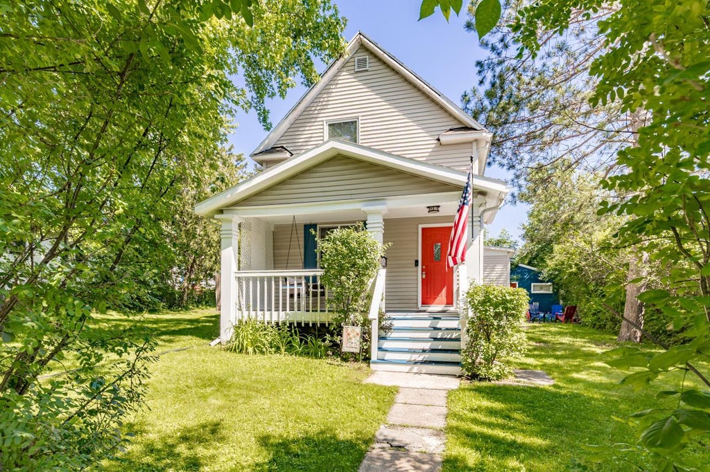 Photo of 523 1st Street, Duluth, MN 55810 (MLS # 7108449)
