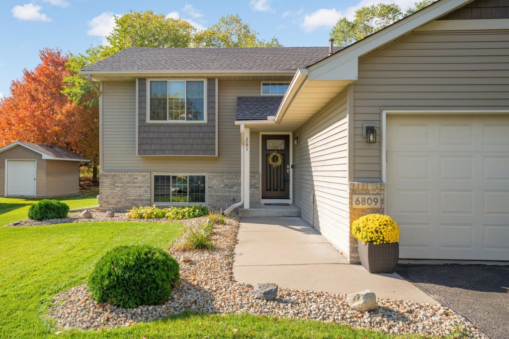 Photo of 6809 91st Trail N, Brooklyn Park, MN 55445 (MLS # 7163197)