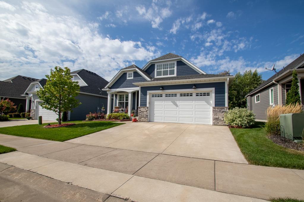 4555 Zircon Lane N