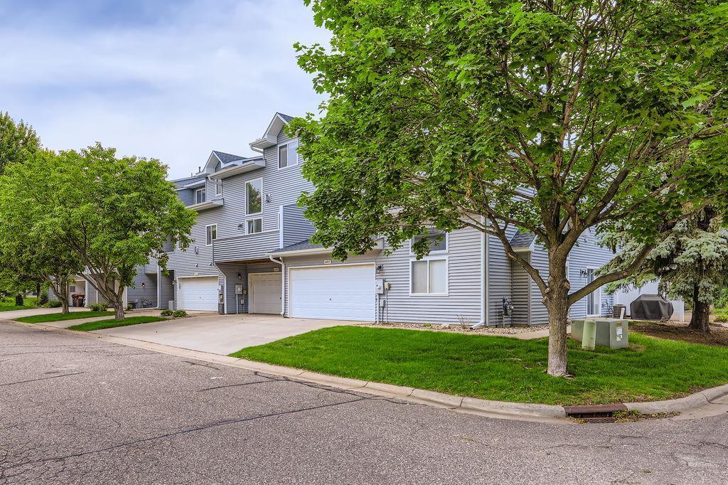 649 Kingfisher Lane Unit i