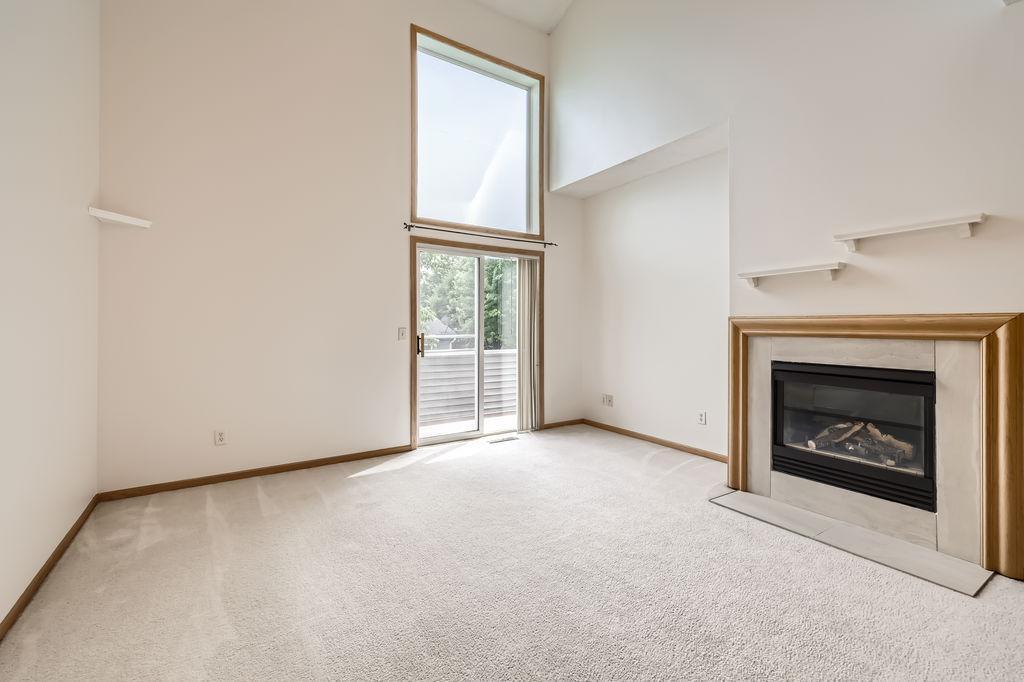 649 Kingfisher Lane Unit i