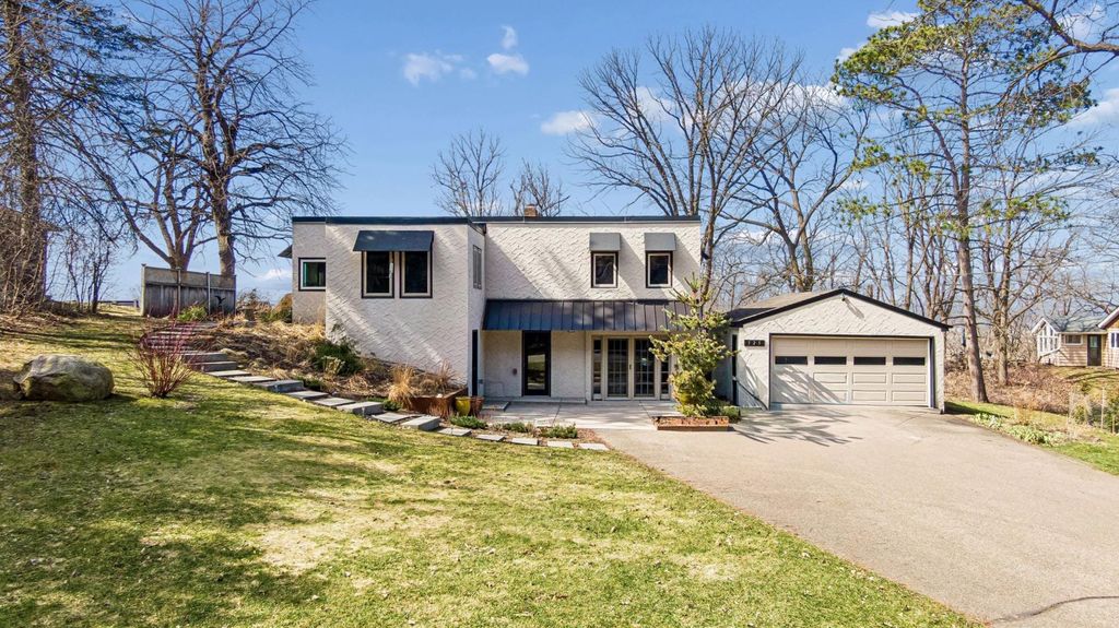 Photo of 525 Burlington Road, Saint Paul, MN 55119 (MLS # 7018812)