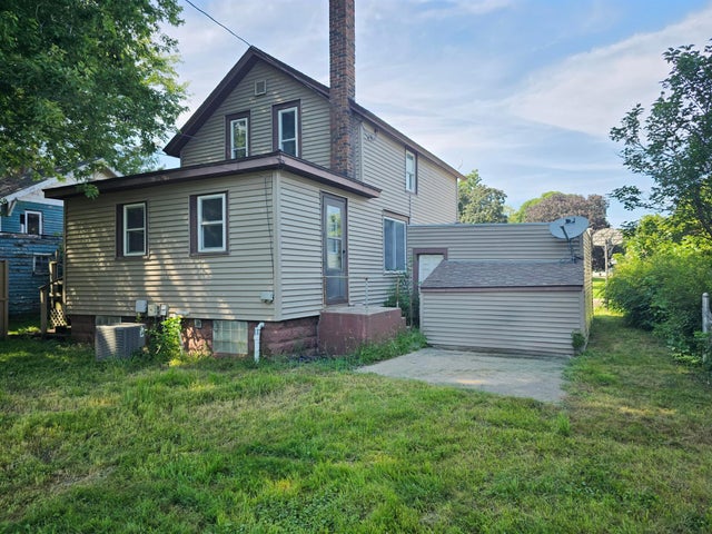 706 E 3rd Street