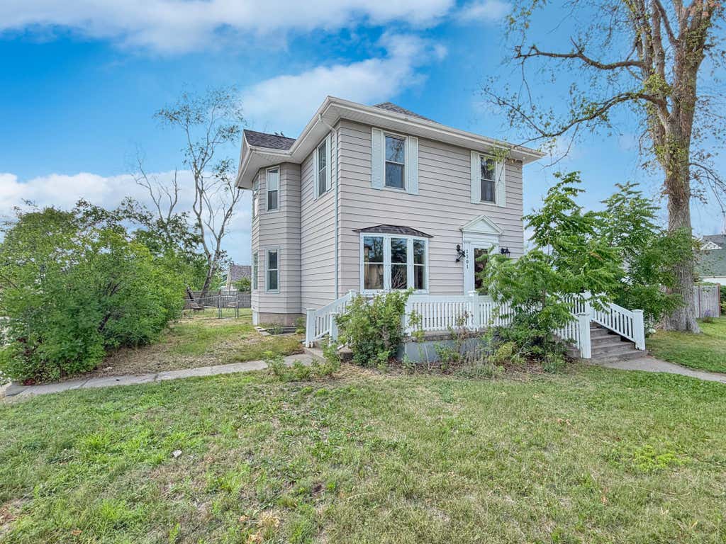 Photo of 1301 Beltrami Avenue NW, Bemidji, MN 56601 (MLS # 7116139)