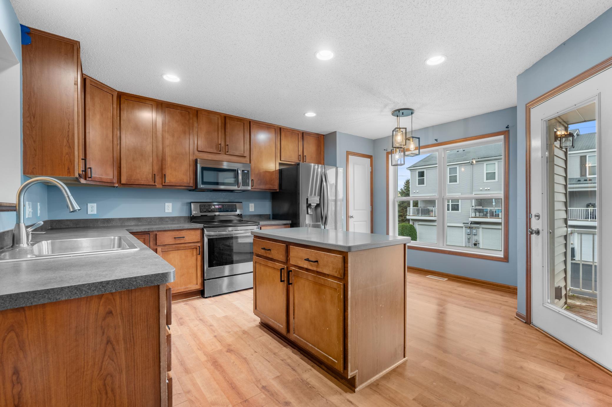 15086 Farnham Avenue N