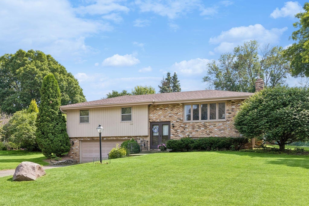 Photo of 14925 32nd Avenue N, Plymouth, MN 55447 (MLS # 7100563)