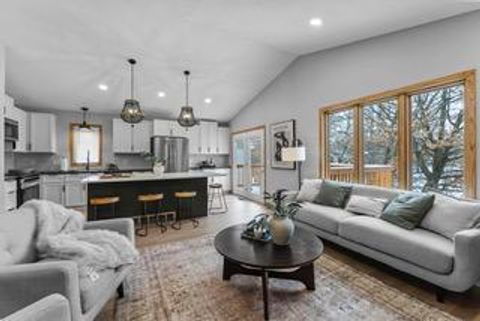 3657 Falcon Way Eagan MN 55123