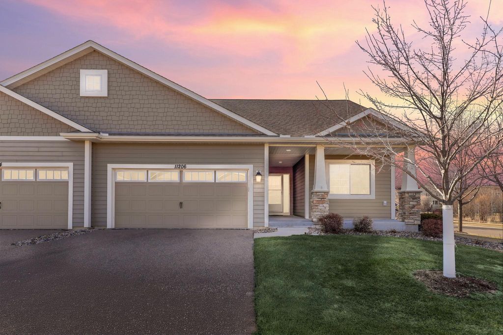 Photo of 11206 Bushel Curve, Woodbury, MN 55129 (MLS # 7027321)