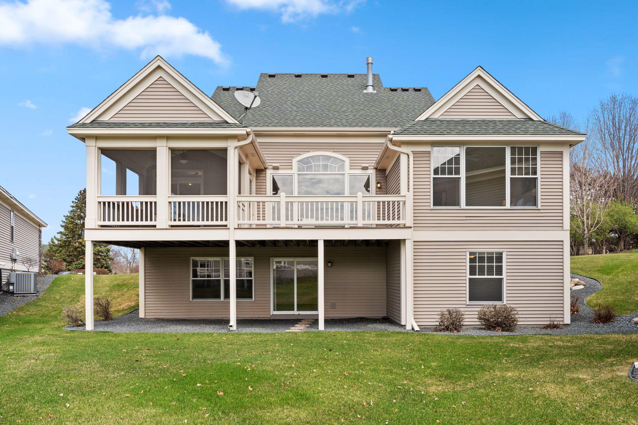 9946 Wellington Lane