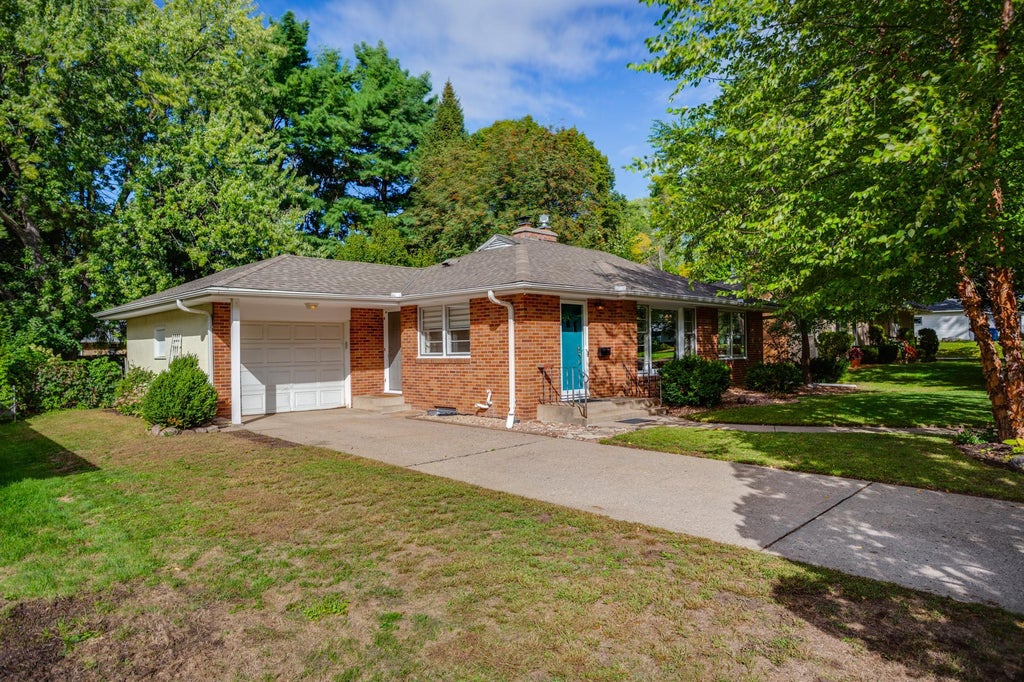 Photo of 7620 Upton Avenue S, Richfield, MN 55423 (MLS # 7150348)