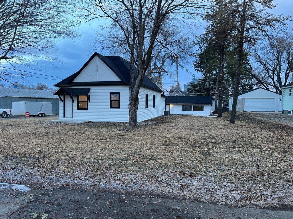 Photo of 104 6th Avenue E, Ellendale, MN 56026 (MLS # 7022691)