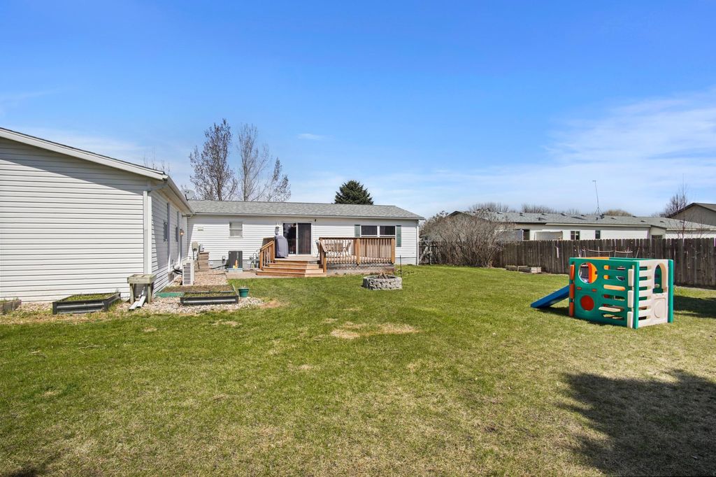 Photo of 4 4th Avenue SE, Gwinner, ND 58040 (MLS # 7060687)
