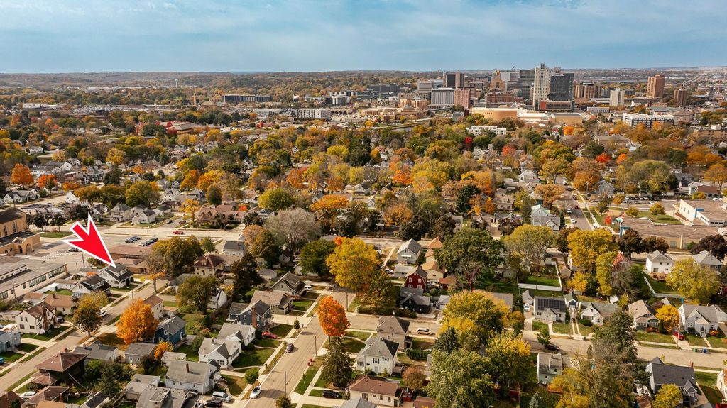 Photo of 1120 3rd Street SE, Rochester, MN 55904 (MLS # 7000489)