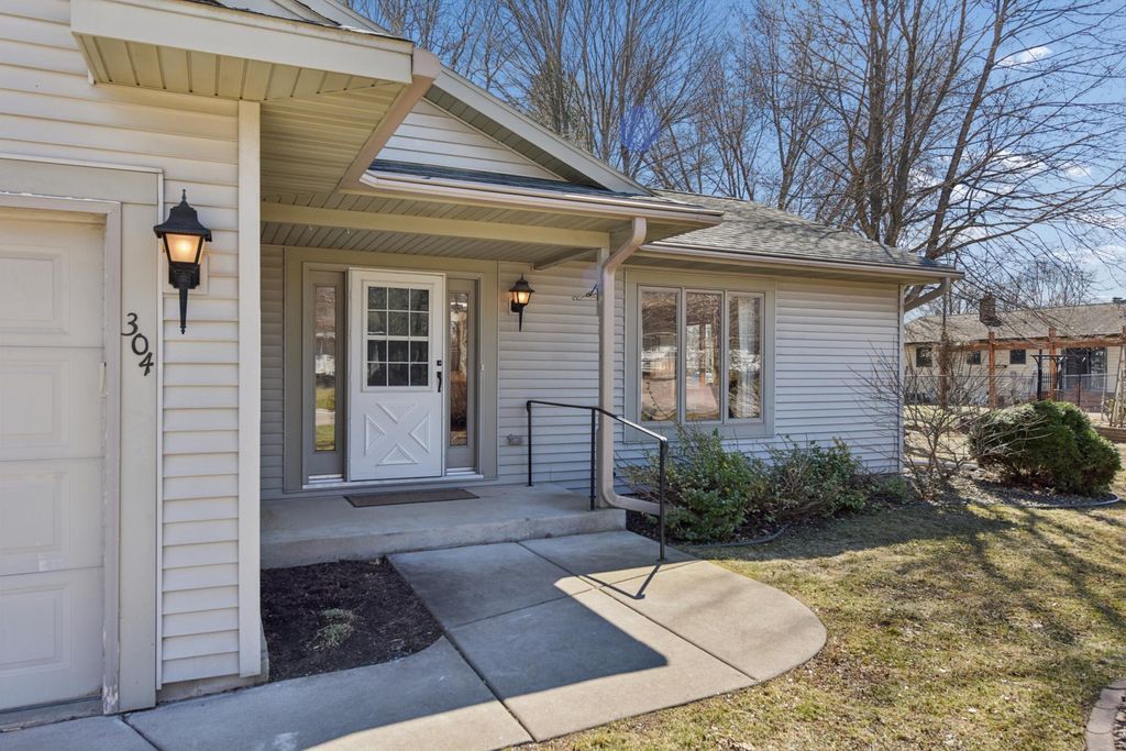 Photo of 304 Spruce Drive, Woodville, WI 54028 (MLS # 7048803)