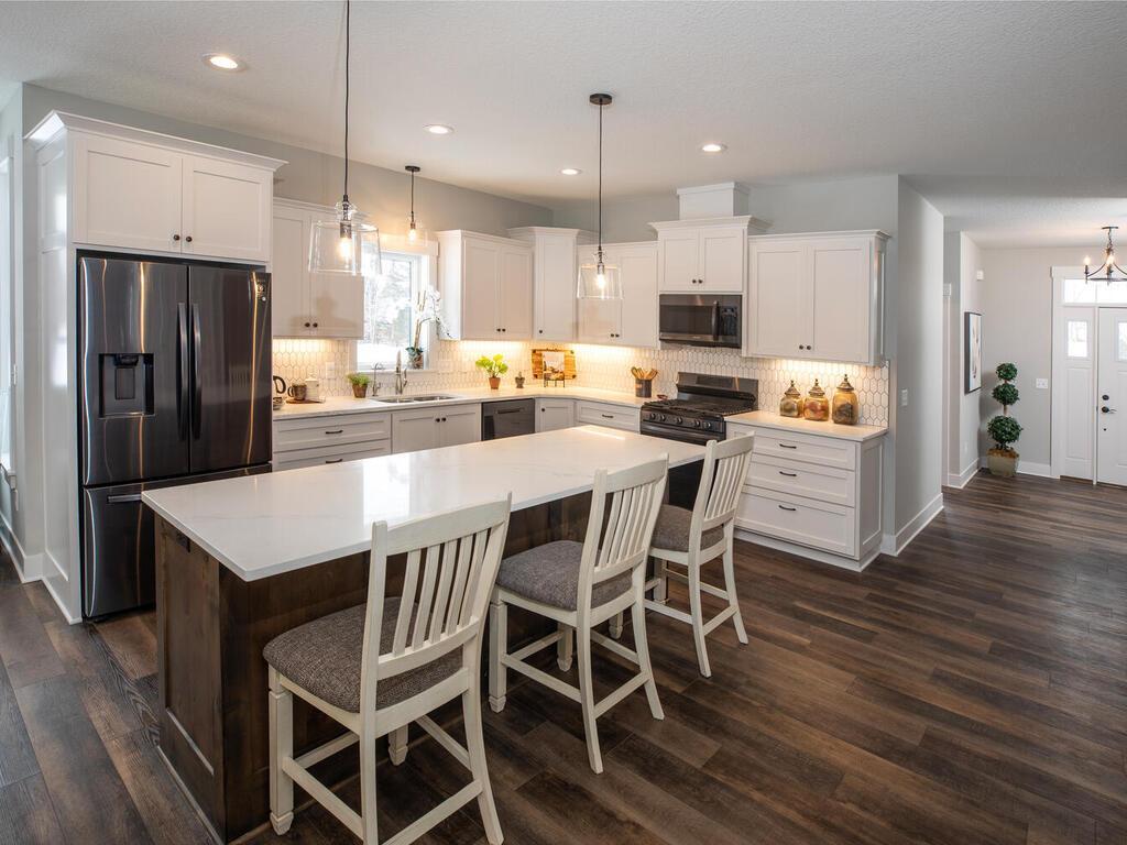 19230 Meadowridge Trail N