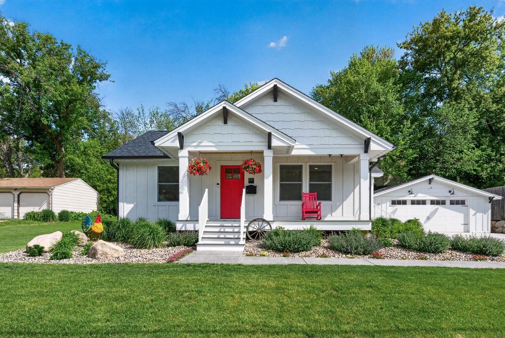Photo of 822 Laurel Street W, Stillwater, MN 55082 (MLS # 7078330)