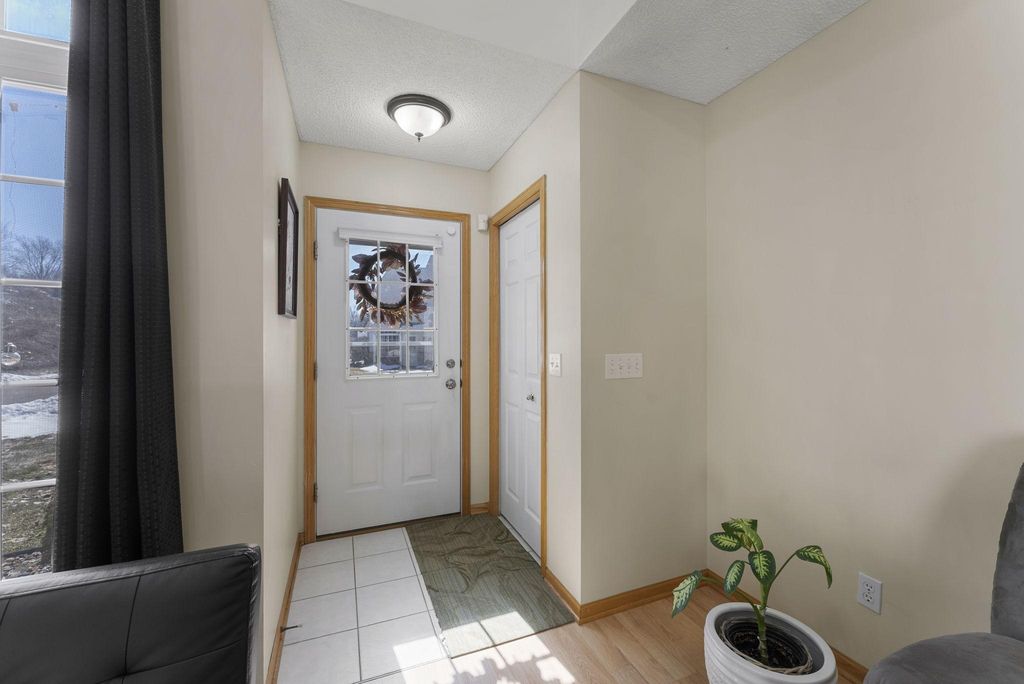 Photo of 8706 Quarry Ridge Lane #D, Woodbury, MN 55125 (MLS # 7039355)