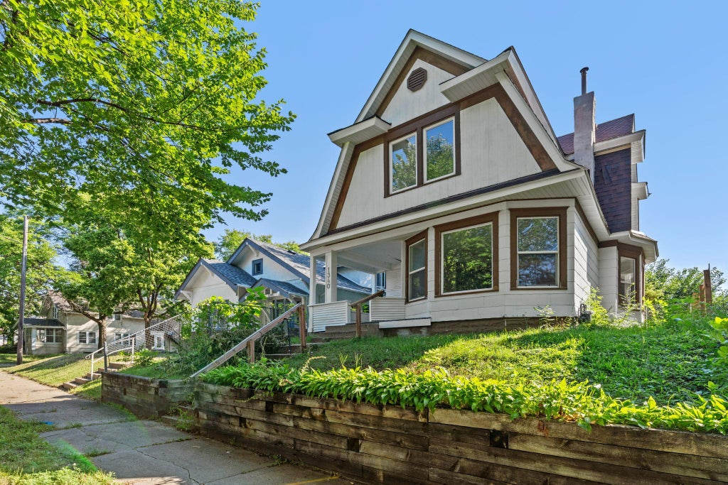 Photo of 1340 Oliver Avenue N, Minneapolis, MN 55411 (MLS # 7125347)