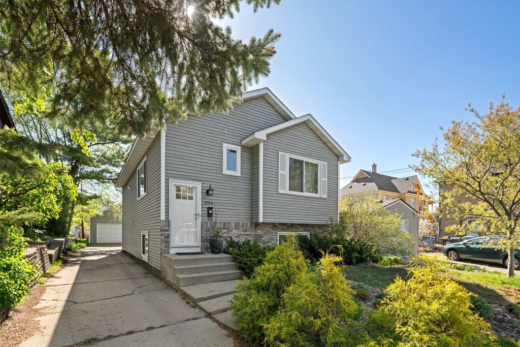 Photo of 1313 3rd Street NE, Minneapolis, MN 55413 (MLS # 7073336)
