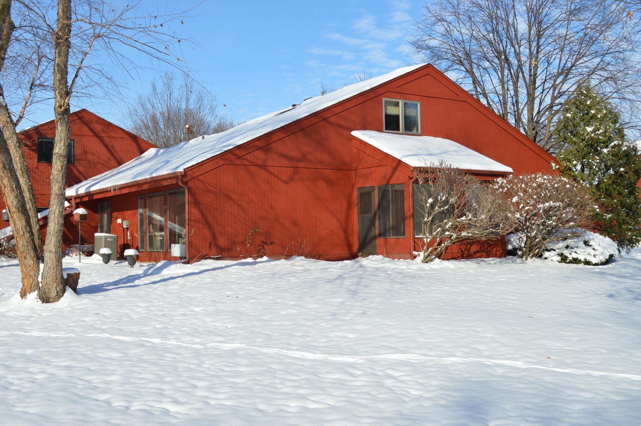 651 Lincoln Street N