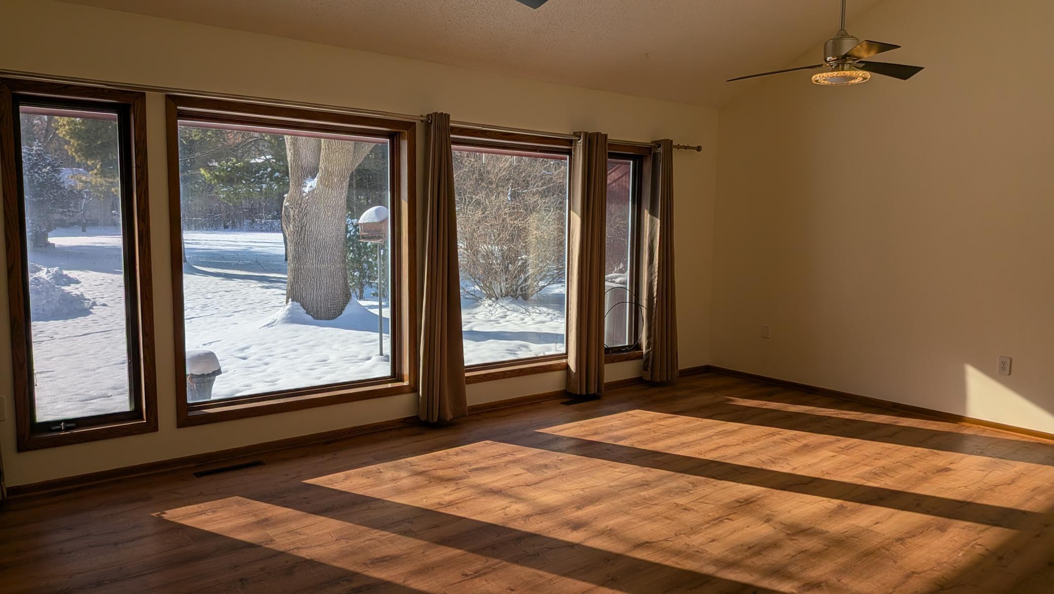 651 Lincoln Street N