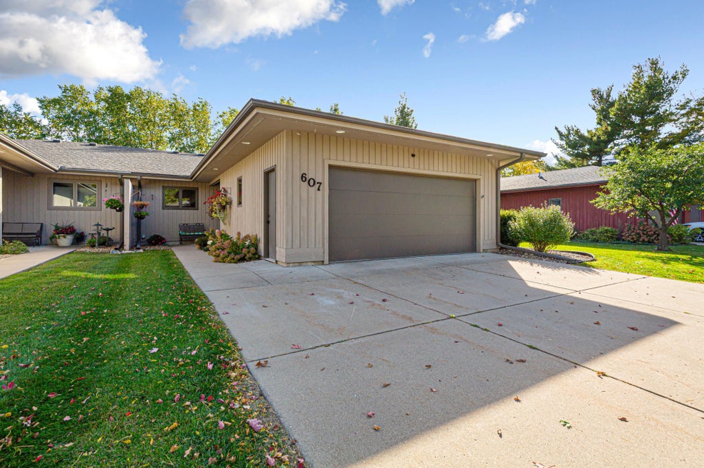 Photo of 607 Zanmiller Drive, Northfield, MN 55057 (MLS # 7158054)