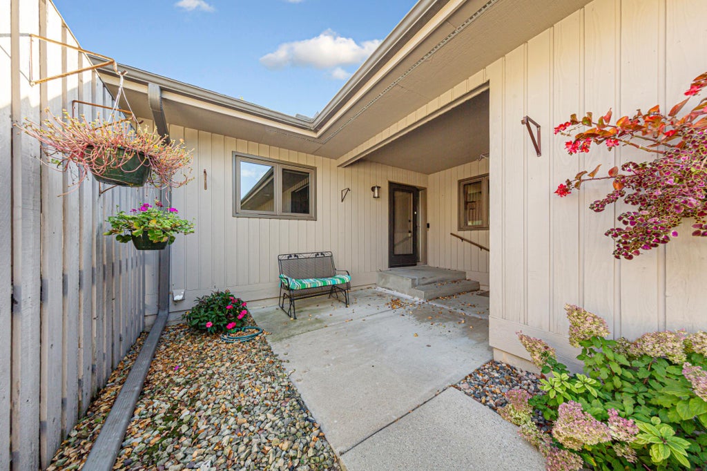 Photo of 607 Zanmiller Drive, Northfield, MN 55057 (MLS # 7158054)