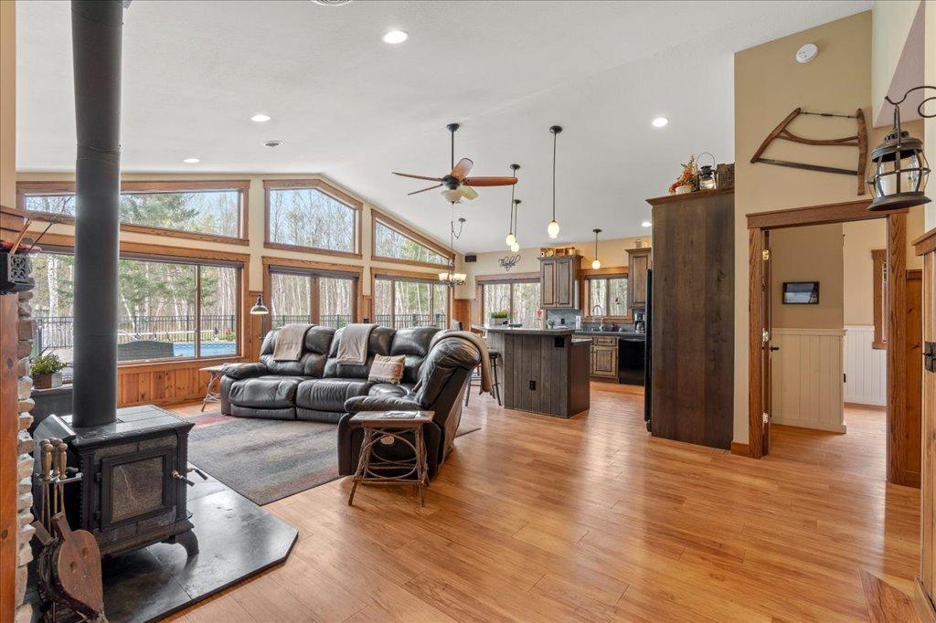 8009 County 78