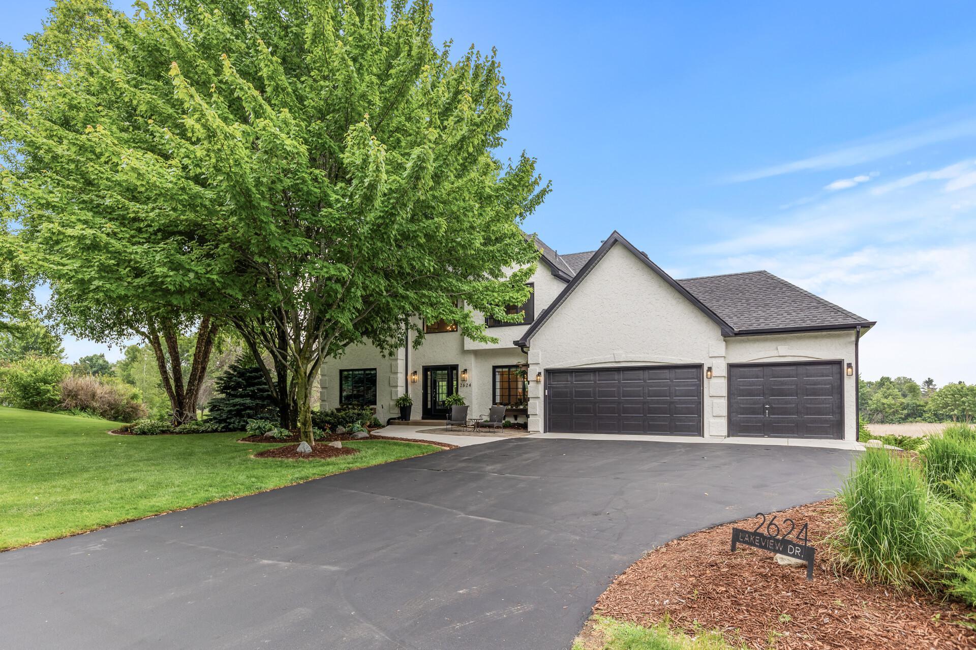 2624 Lakeview Drive