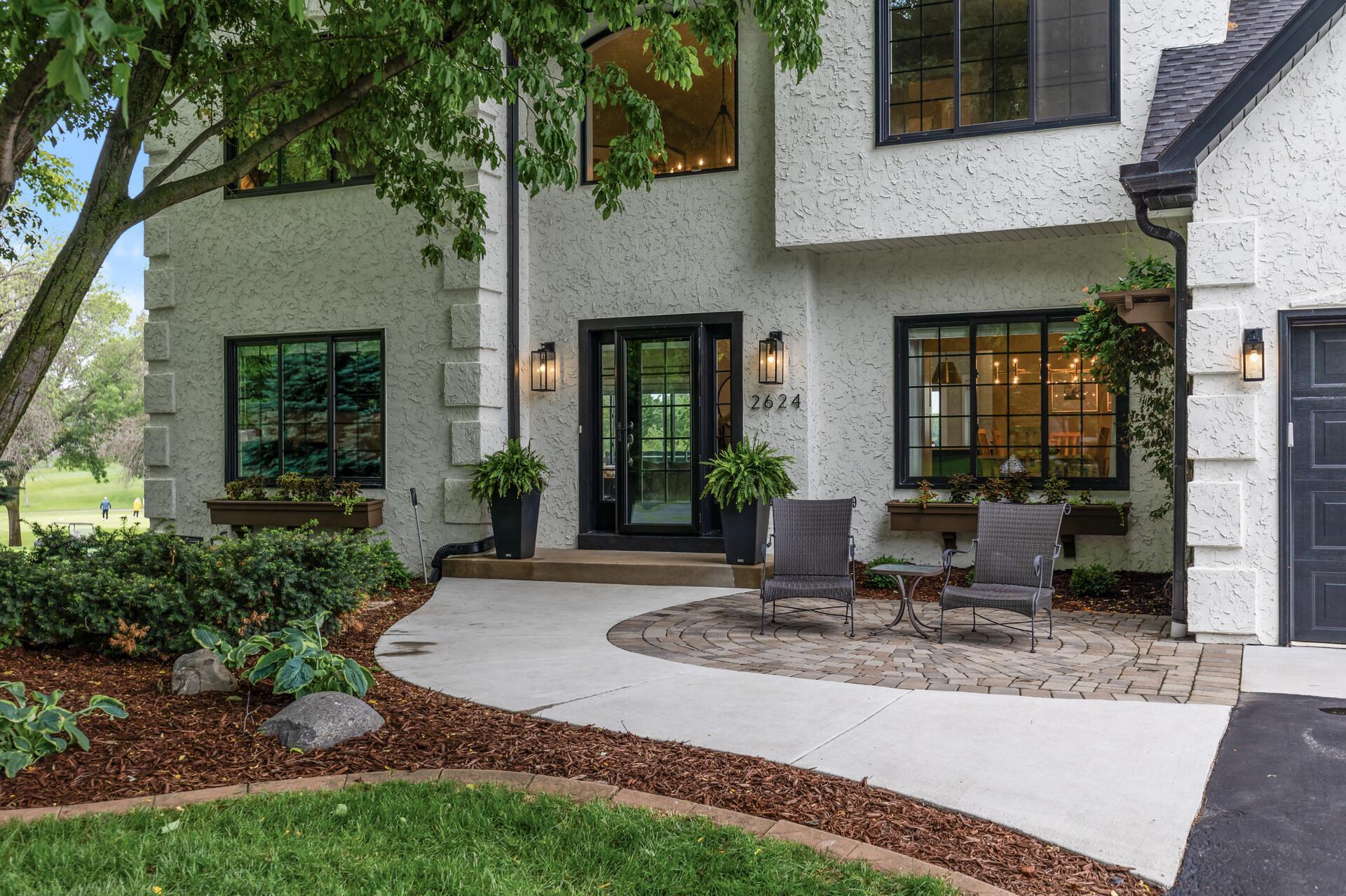 2624 Lakeview Drive