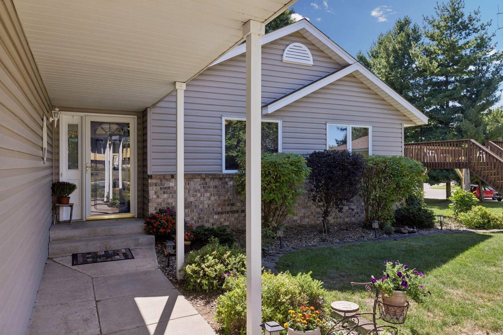 Photo of 3180 Cuneen Trail, Inver Grove Heights, MN 55076 (MLS # 7134040)