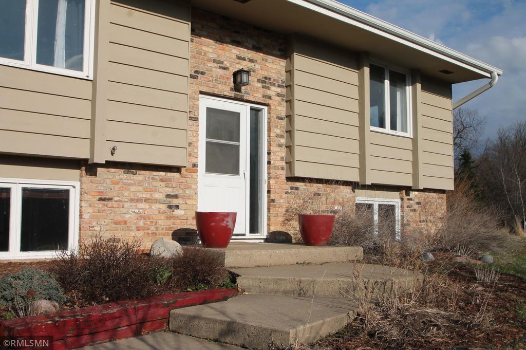 Photo of 5352 W Hidden Valley Drive, Savage, MN 55378 (MLS # 7049307)