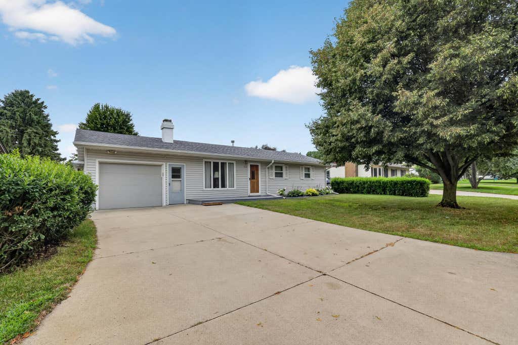 Photo of 212 2nd Street NW, Byron, MN 55920 (MLS # 7127193)