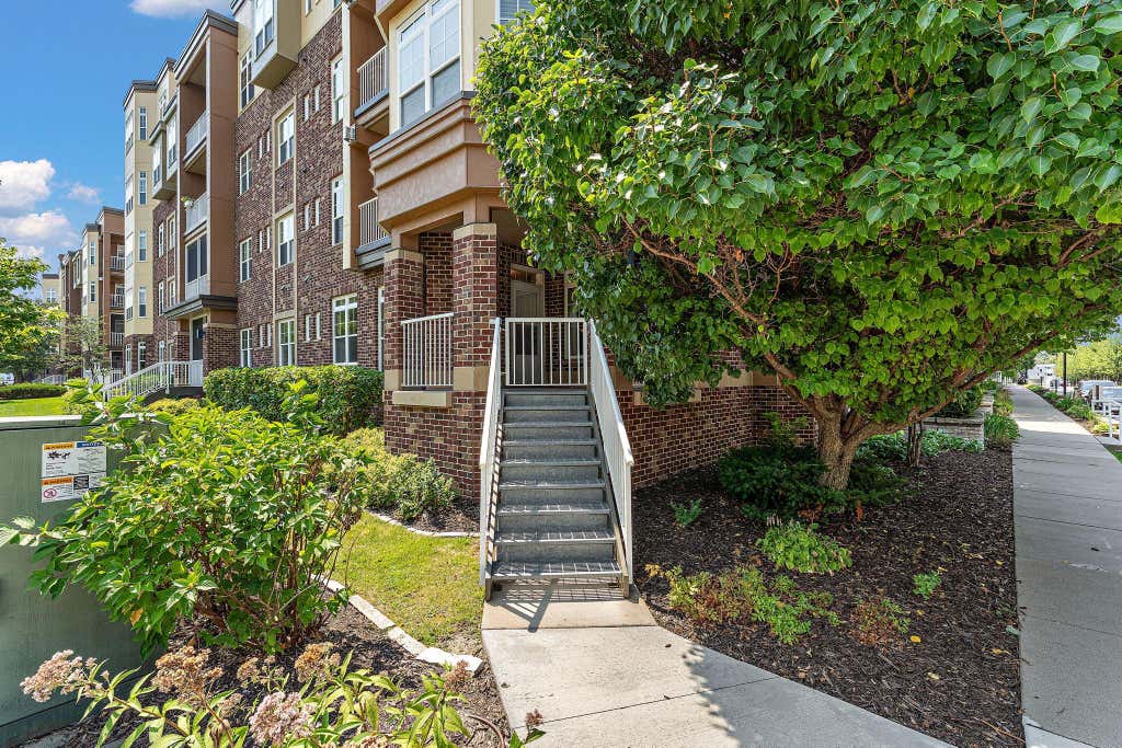 Photo of 2407 39th Avenue NE #113, Saint Anthony, MN 55421 (MLS # 7052474)