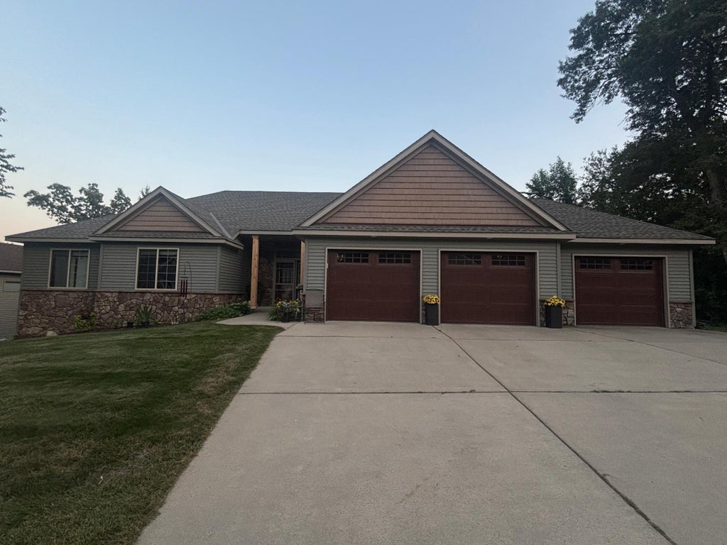 Photo of 1536 39th Street S, Saint Cloud, MN 56301 (MLS # 7131010)